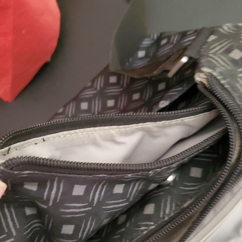 Baggallini Black and White Geometric Bag - Picture 5 of 8